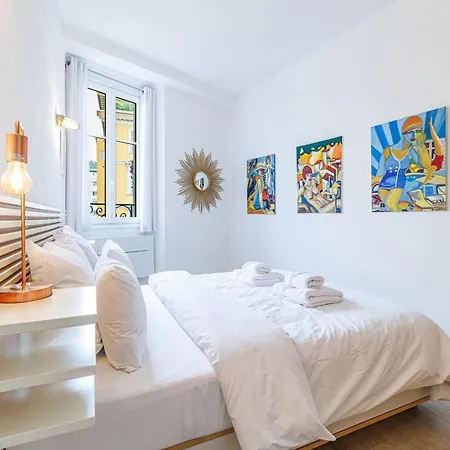 Sunlight - Archibald - Port Area, 2 Bedrooms, Stunning With Balcony & Parking *