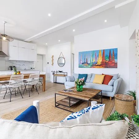 Sunlight - Archibald - Port Area, 2 Bedrooms, Stunning With Balcony & Parking * Nice