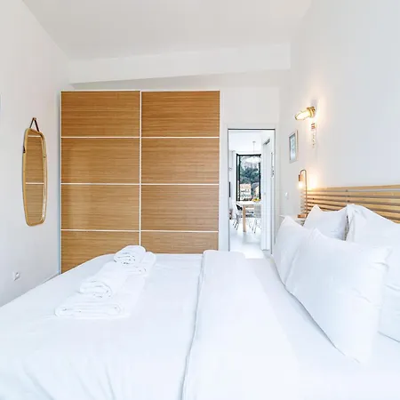 Sunlight - Archibald - Port Area, 2 Bedrooms, Stunning With Balcony & Parking Appartement *