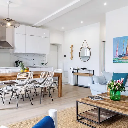 Appartement Sunlight - Archibald - Port Area, 2 Bedrooms, Stunning With Balcony & Parking