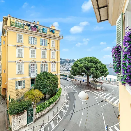 Sunlight - Archibald - Port Area, 2 Bedrooms, Stunning With Balcony & Parking *