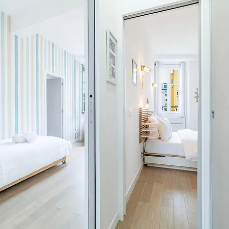 Sunlight - Archibald - Port Area, 2 Bedrooms, Stunning With Balcony & Parking