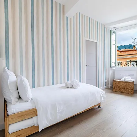 Sunlight - Archibald - Port Area, 2 Bedrooms, Stunning With Balcony & Parking Appartement Nice