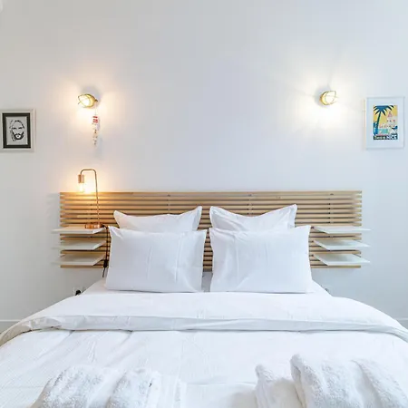 Sunlight - Archibald - Port Area, 2 Bedrooms, Stunning With Balcony & Parking * Nice