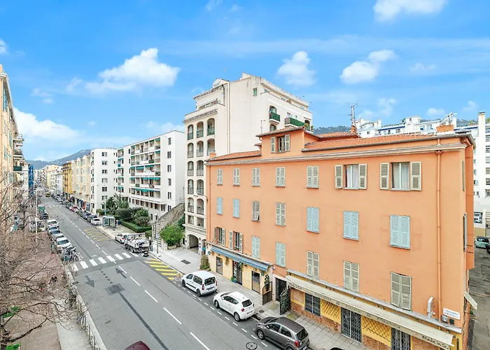 Sunlight - Archibald - Port Area, 2 Bedrooms, Stunning With Balcony & Parking Nice