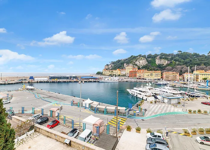 Sunlight - Archibald - Port Area, 2 Bedrooms, Stunning With Balcony & Parking