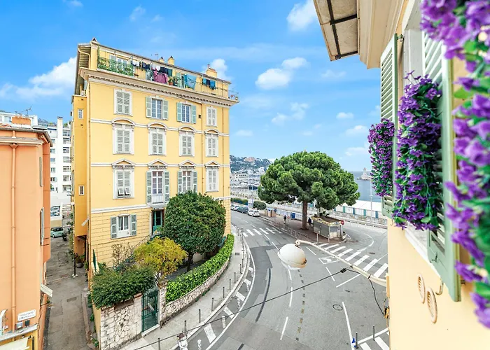 Sunlight - Archibald - Port Area, 2 Bedrooms, Stunning With Balcony & Parking *