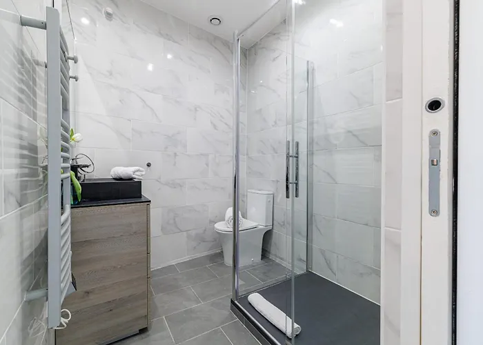 Sunlight - Archibald - Port Area, 2 Bedrooms, Stunning With Balcony & Parking Apartmán *