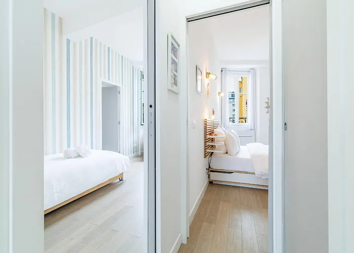Sunlight - Archibald - Port Area, 2 Bedrooms, Stunning With Balcony & Parking