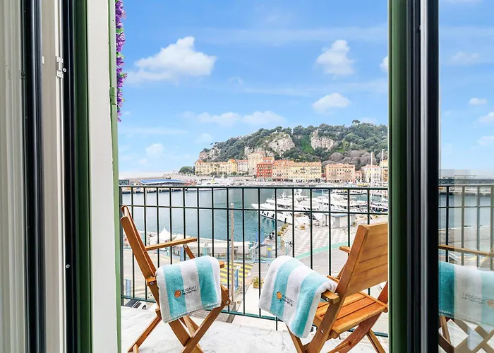 Sunlight - Archibald - Port Area, 2 Bedrooms, Stunning With Balcony & Parking * Nice